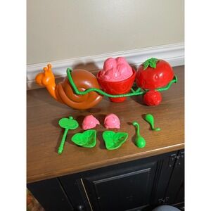 Vintage 1980s Strawberry Shortcake Escargot Berry Busy Snail Cart & Accessories